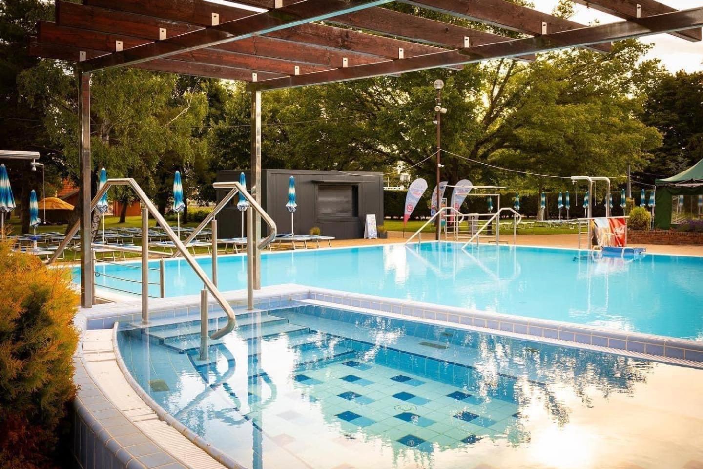 Dom Alex Pri Kupalisku Thermalpark Dunajská Streda Extérieur photo